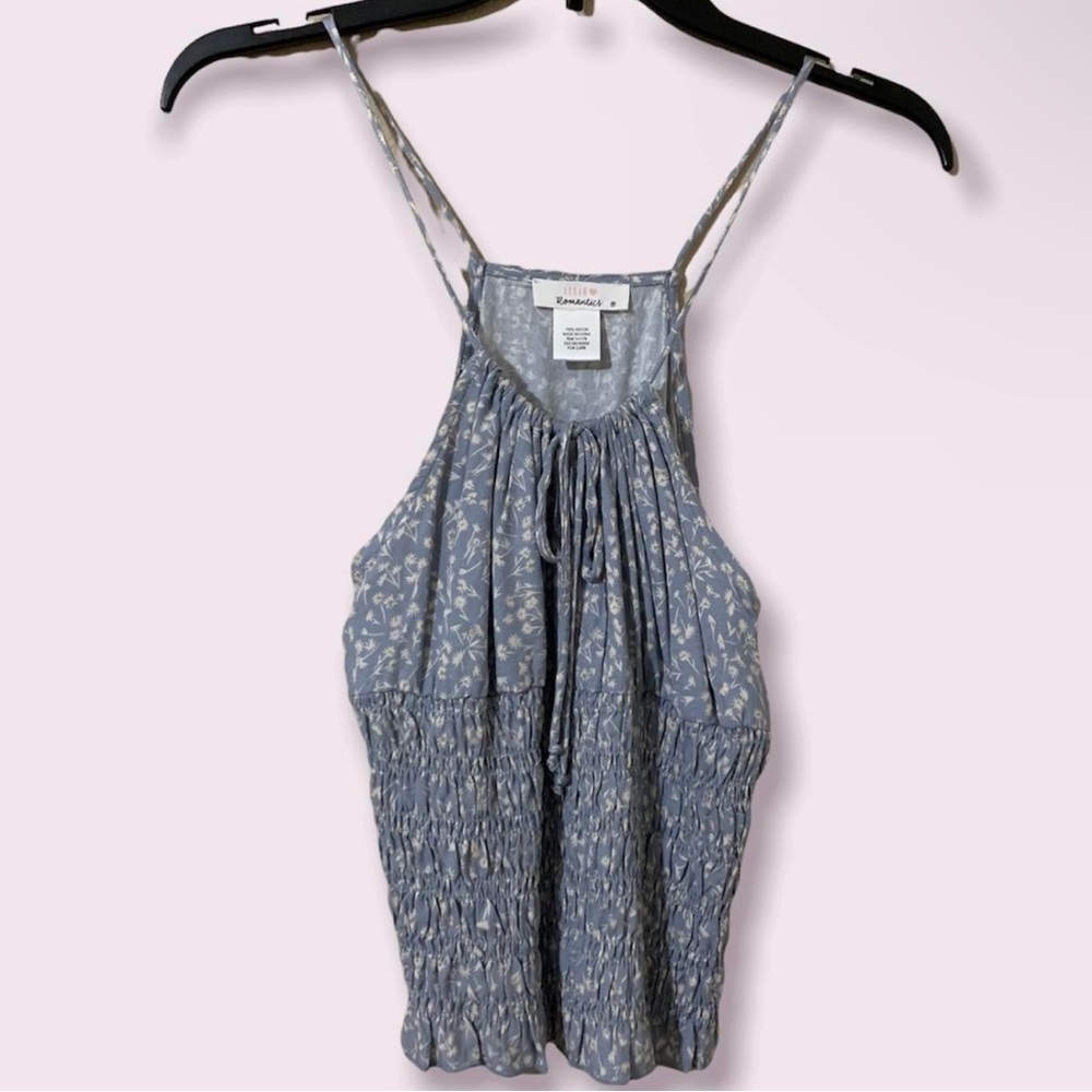 🌸 5 for $20 🌸 Cute floral tank top with tie in front